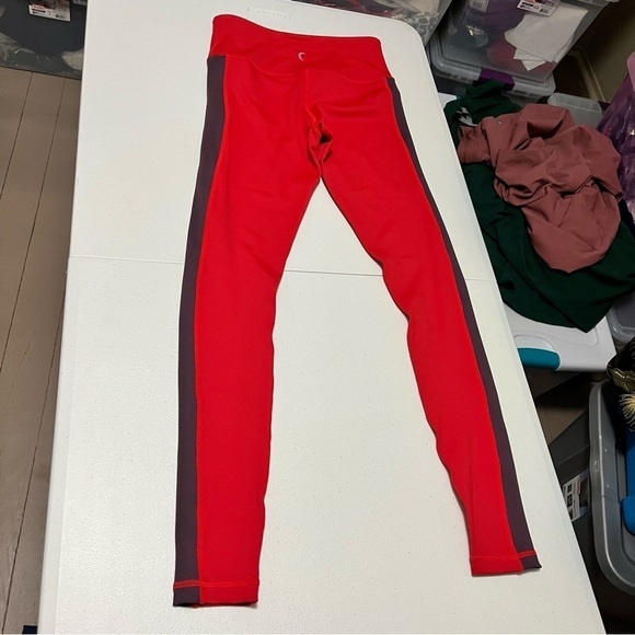 Zyia Active Red Purple Royalty Stripe Light N Tight High Rise Leggings Size 4 K2 - Picture 6 of 6